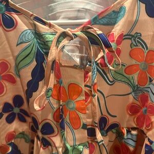 Beautiful women’s boutique top. Oversized. Brand new!